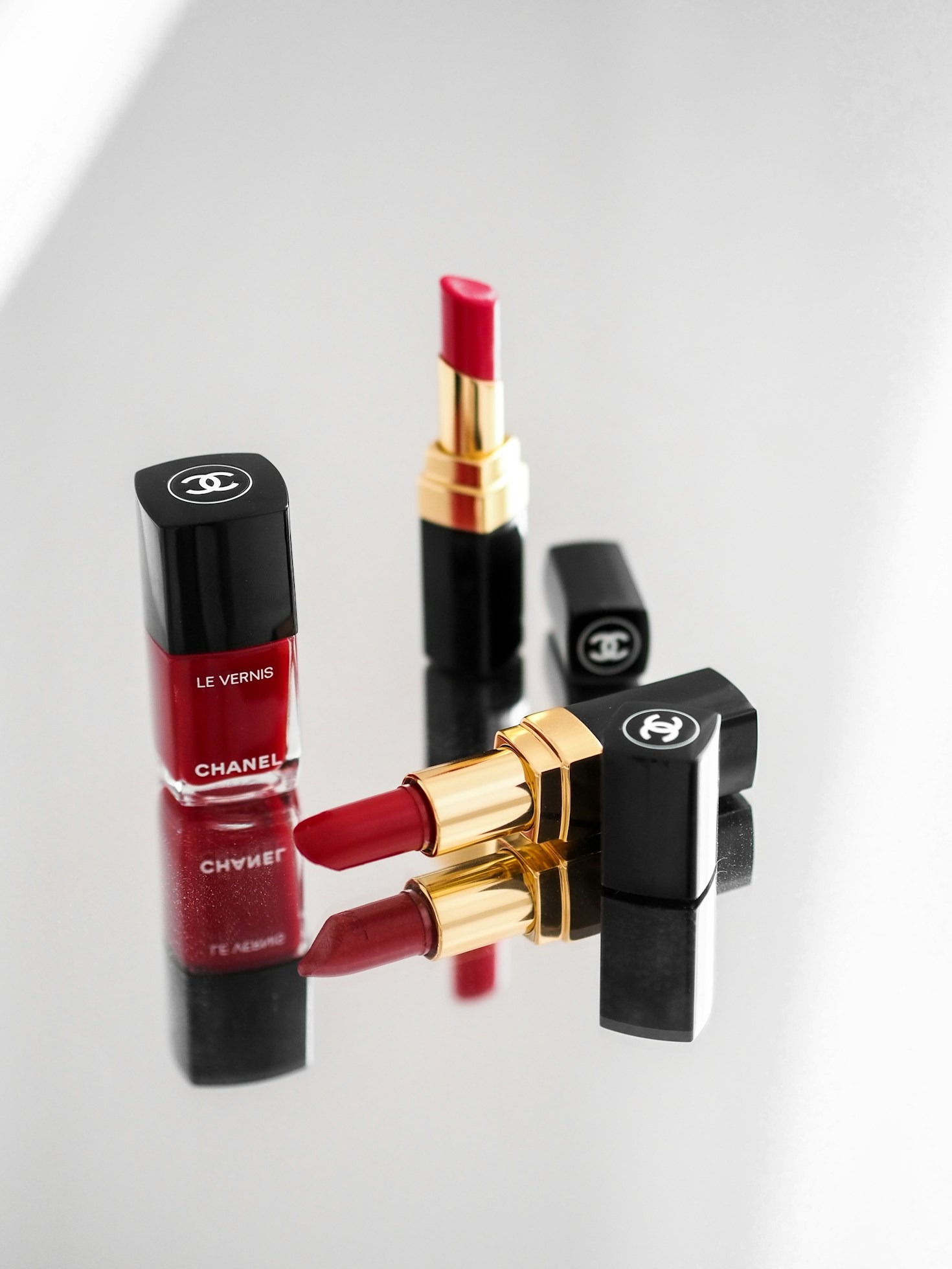 Top 10 Travel-Ready Beauty Tools You Need