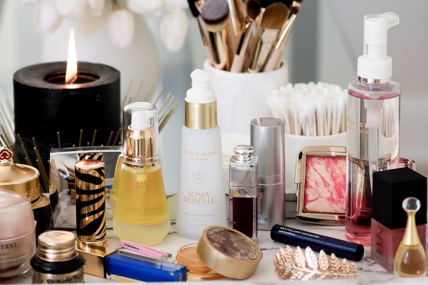 Travel Beauty Essentials Without Compromising Elegance